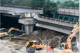 江蘇<em>無錫</em><em>高架橋</em>側(cè)翻事故