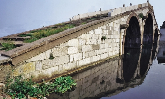 圬工橋—有良好<em>的</em>耐久性，抗沖擊能力強