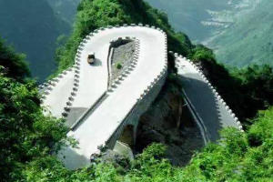 最震撼人心—湖南張家界<em>天門山</em>“<em>通天</em><em>大道</em>”