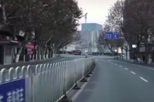 不顧數十萬的虧損，飯店老板堅持為醫護送<em>愛心</em>餐