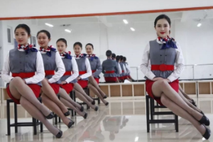 民航服務禮儀——<em>正確</em><em>的</em>坐姿<em>與</em><em>動作</em>