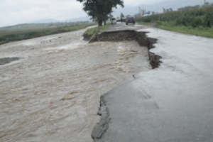 <em>水</em><em>毀</em>—暴雨、洪水造成<em>路基</em>等設(shè)施的損毀