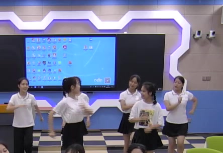 <em>學生</em><em>課堂</em>唱跳<em>表演</em>，培養職業能力