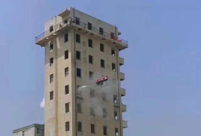旋<em>翼</em><em>無人機</em> 百米以上高層建筑滅火