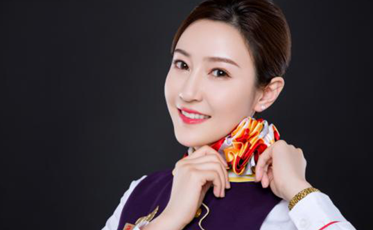 首都航空乘務(wù)長陸<em>榕</em>燁：旅客至上 一路同行