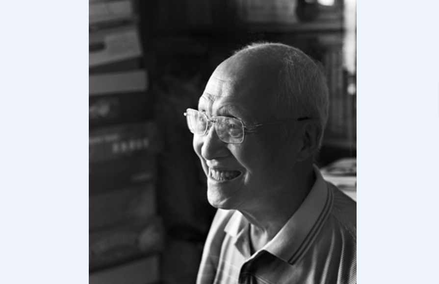 <em>王</em>智量被中國翻譯家協(xié)會授予“資深翻譯家”稱號