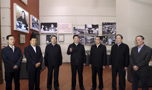 習近平和其他中央領導參觀大型展覽《復興之路》并發(fā)表重要講話