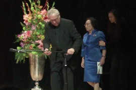 醫(yī)道：屠呦呦成功提取青蒿素，獲得諾貝爾獎，為人類醫(yī)學做出貢獻