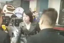 <em>從</em>“西安女博士坐蓋維權事件”<em>看</em>奔馳的危機公關
