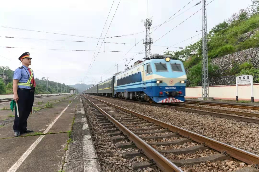 <em>接</em><em>發(fā)</em><em>列車(chē)</em>工作—教學(xué)圖片30