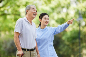 智慧健康養老<em>服務</em><em>與</em><em>管理</em><em>專業</em>：《養老<em>護理</em>員—愛老助老，用愛心構筑老人健康防線》課程<em>思</em><em>政</em>案例