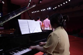 <em>微</em><em>課</em>：美育類<em>專業</em>《美育課程—<em>合唱</em><em>藝術</em><em>鑒賞</em><em>與</em><em>實踐</em>—教案6—變化指揮語言<em>的</em>情感傳達》