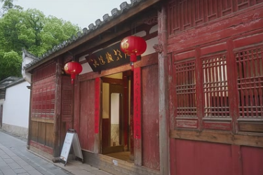 福州三坊七巷沈葆楨故居百年<em>流蘇</em>如約盛開